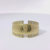14KT Gold Ring Women's Plain Feather Print Center with White CZ Stones Top and Lower Split Border Band